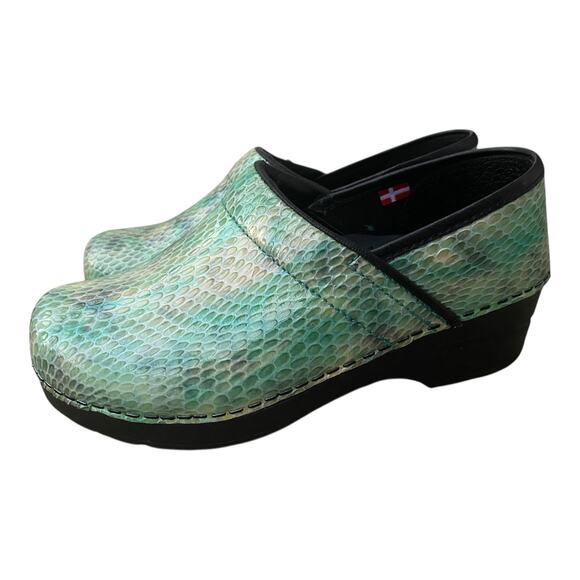 Sanita Professional Patent Leather Clogs EU 35 US 4 Iridescent Green Snake Print - Picture 4 of 15